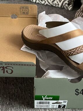 Skechers Brown and Tan Crisscross Slide Sandals